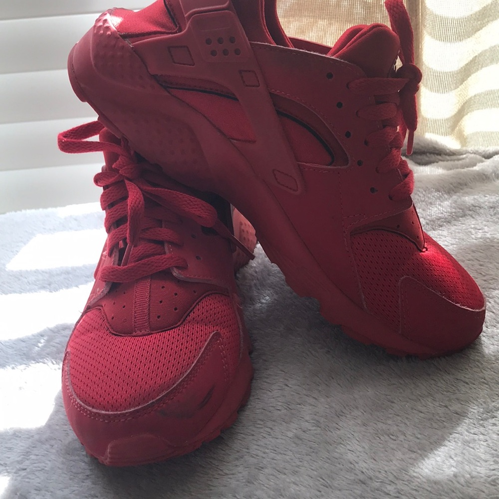 Red huaraches